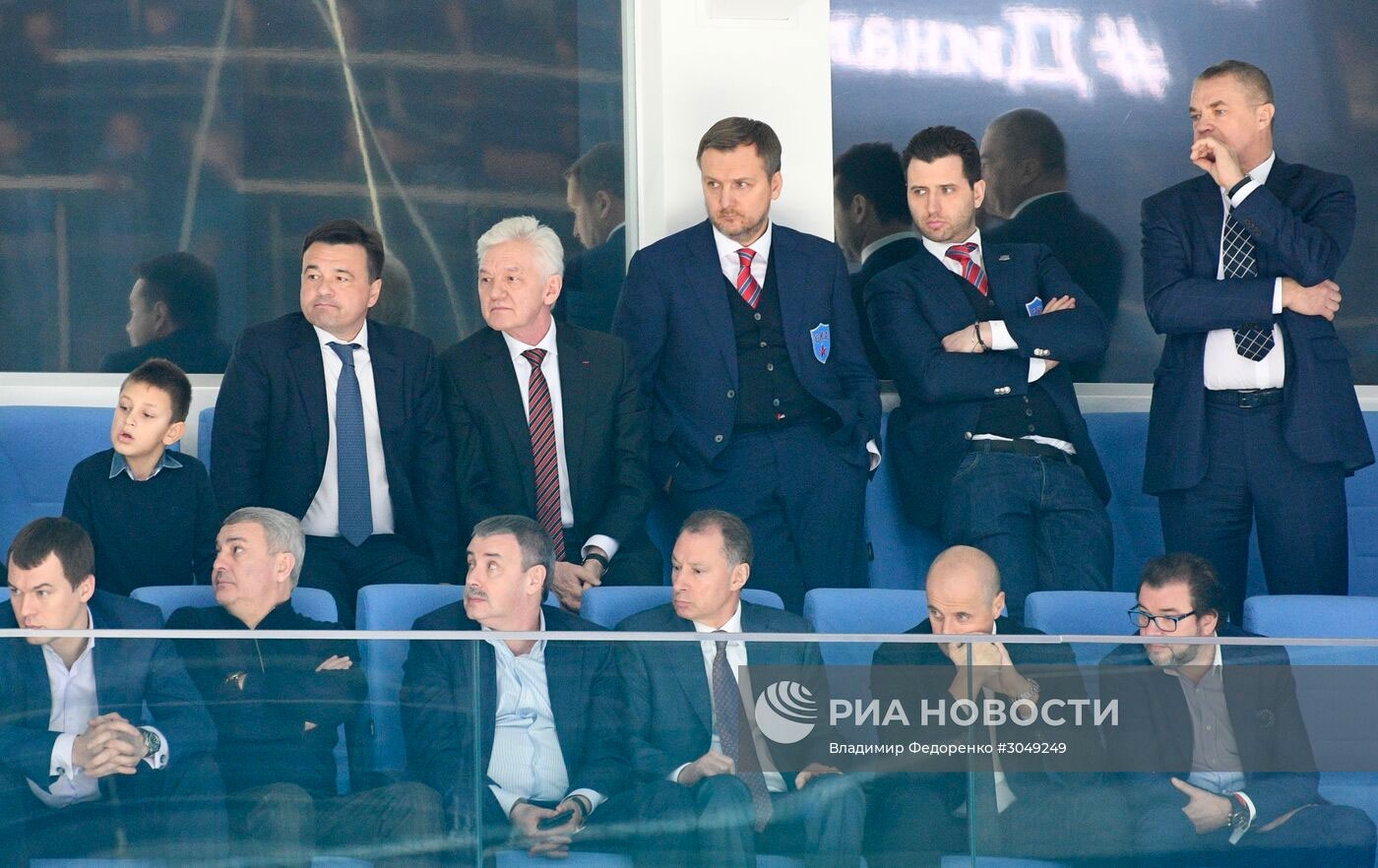 Верхний ряд, слева направо: губернатор Московской области Андрей Воробьёв, Геннадий Тимченко, управляющий директор СКА Андрей Точицкий, вице-президент СКА Роман Ротенберг, вице-председатель правления «Газпрома» Александр Медведев; нижний ряд, слева направо: Михаил Дегтярев, глава совета директоров «Трансойла» (компания контролируется Тимченко) Игорь Ромашов, Иван Егоров, вице-президент «Транснефти» Сергей Андронов