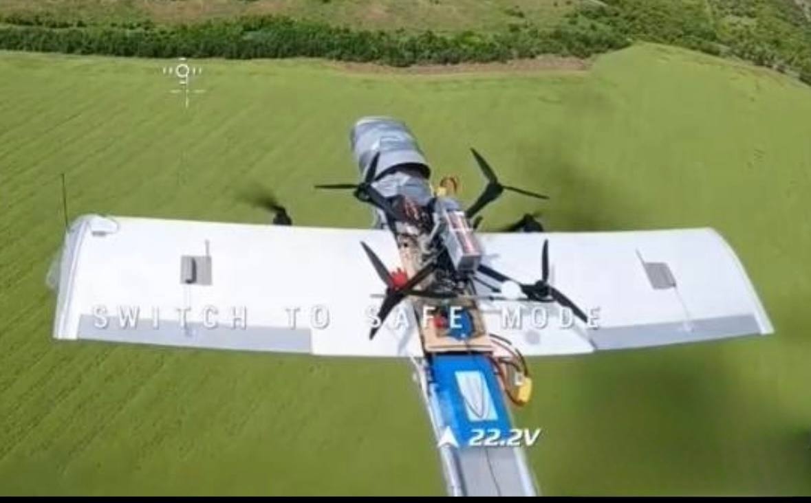 Российский беспилотник «Молния» в качестве носителя FPV-дронов